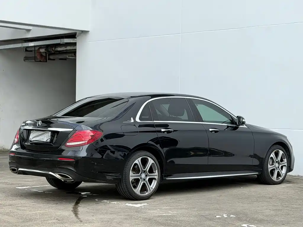 Mercedes-Benz E-Class 2017 — фото 12