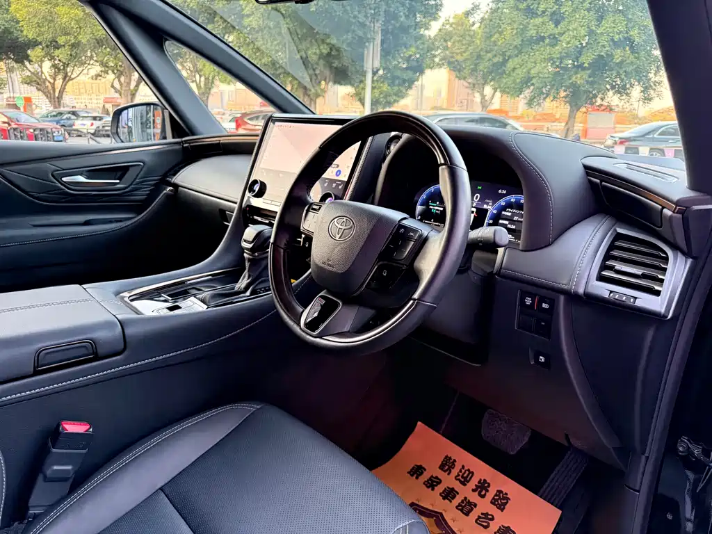 Toyota Alphard 2025 — фото 9