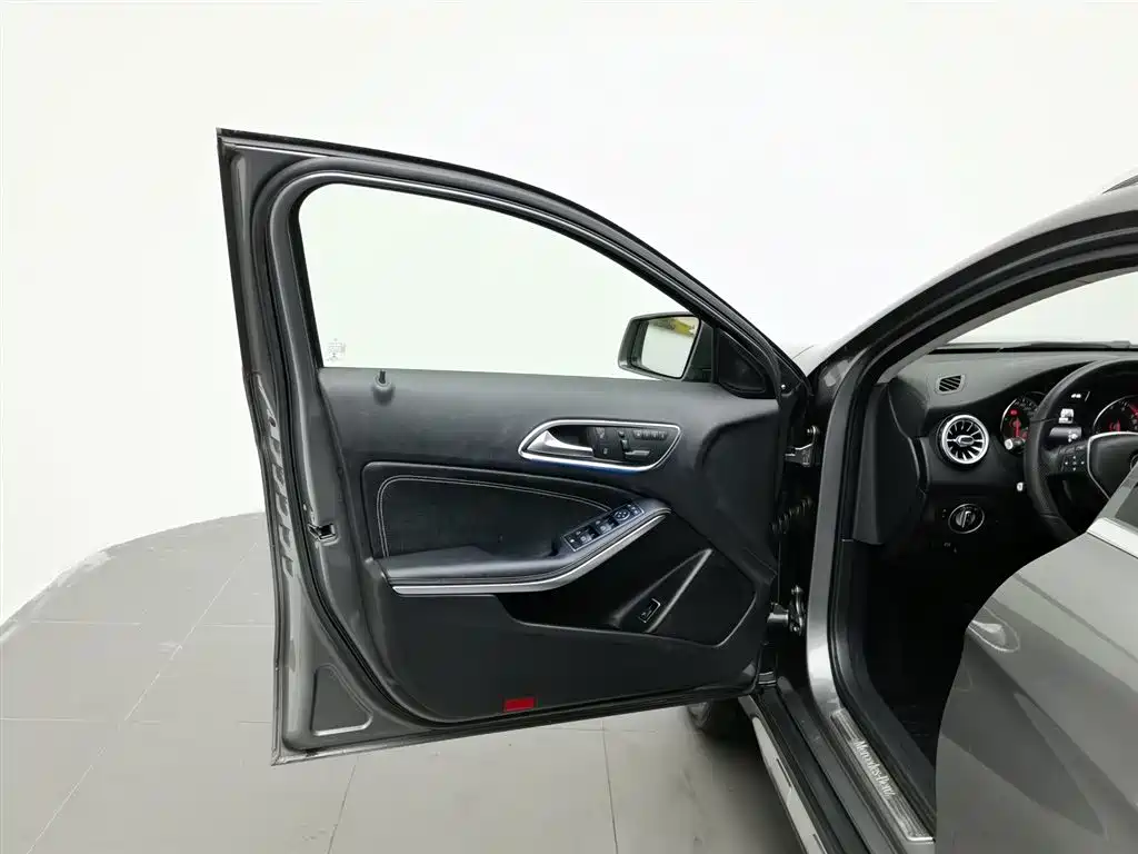 Mercedes-Benz GLA 2016 — фото 8