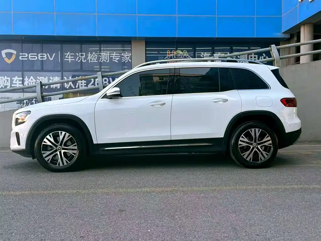 Mercedes-Benz GLB 2025 — фото 3