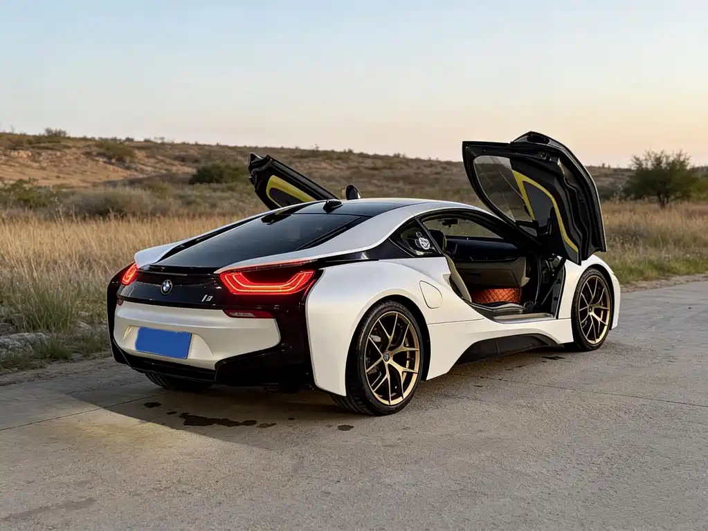 BMW i8 2015 — фото 4
