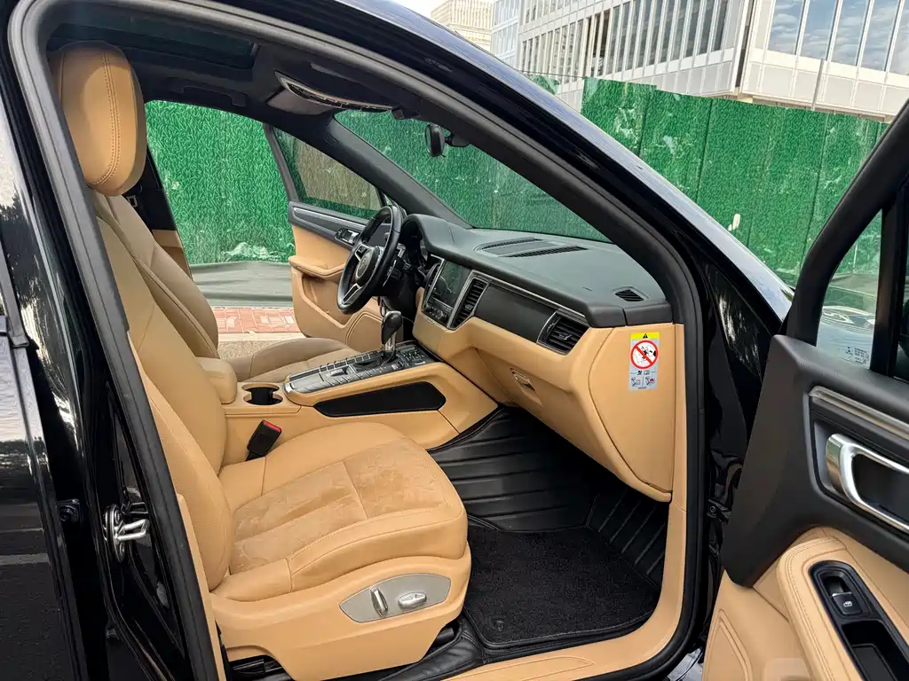 Porsche Macan 2018 — фото 11