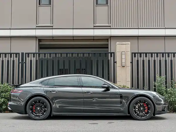 Porsche Panamera 2019