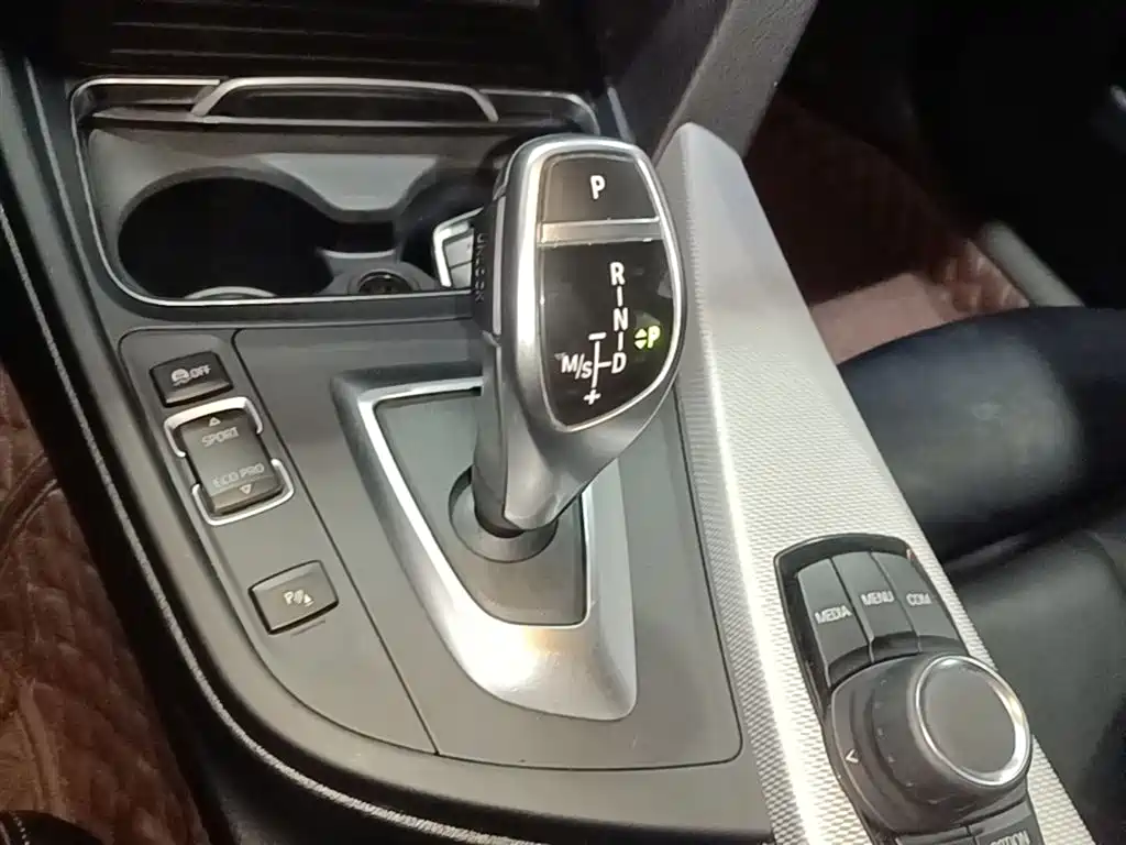 BMW 4 Series 2018 — фото 14