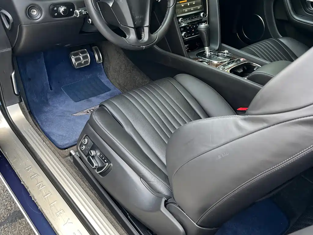 Bentley Continental 2018 — фото 13