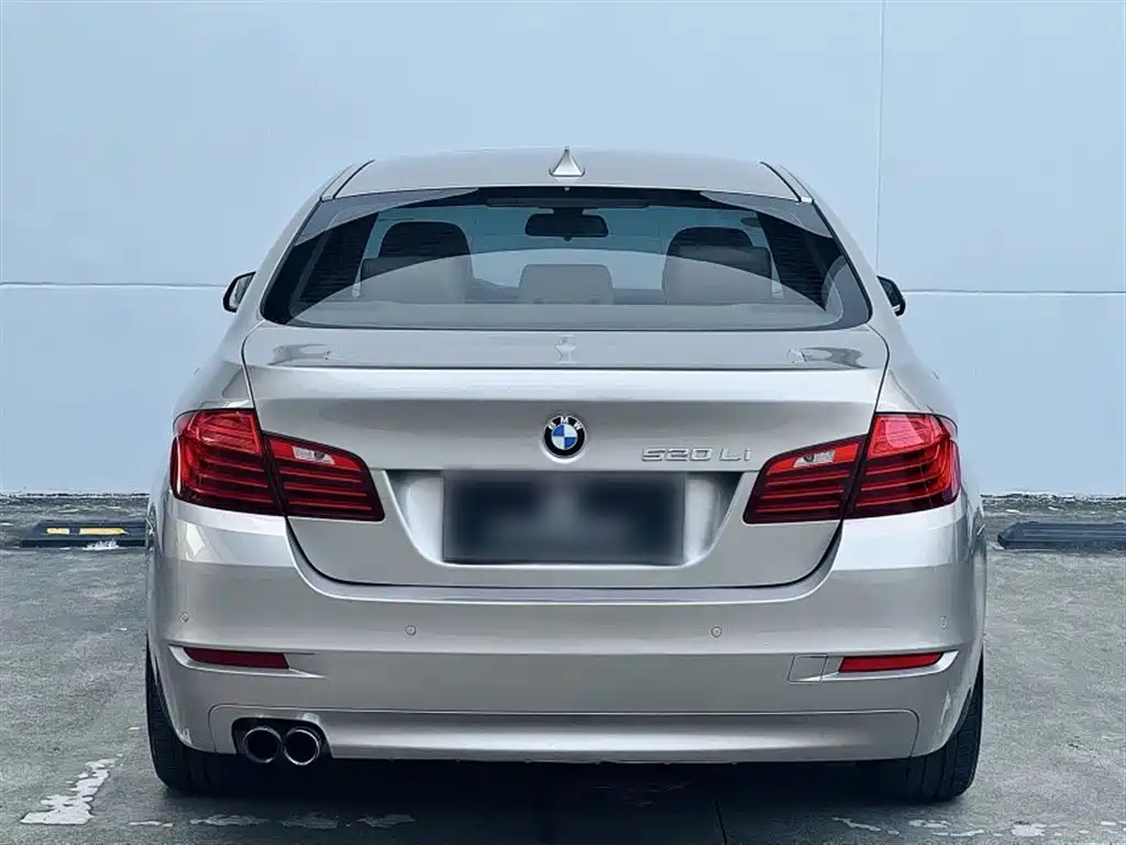BMW 5 Series 2015 — фото 21