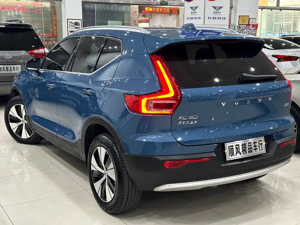 Volvo XC40 2022 — фото 3