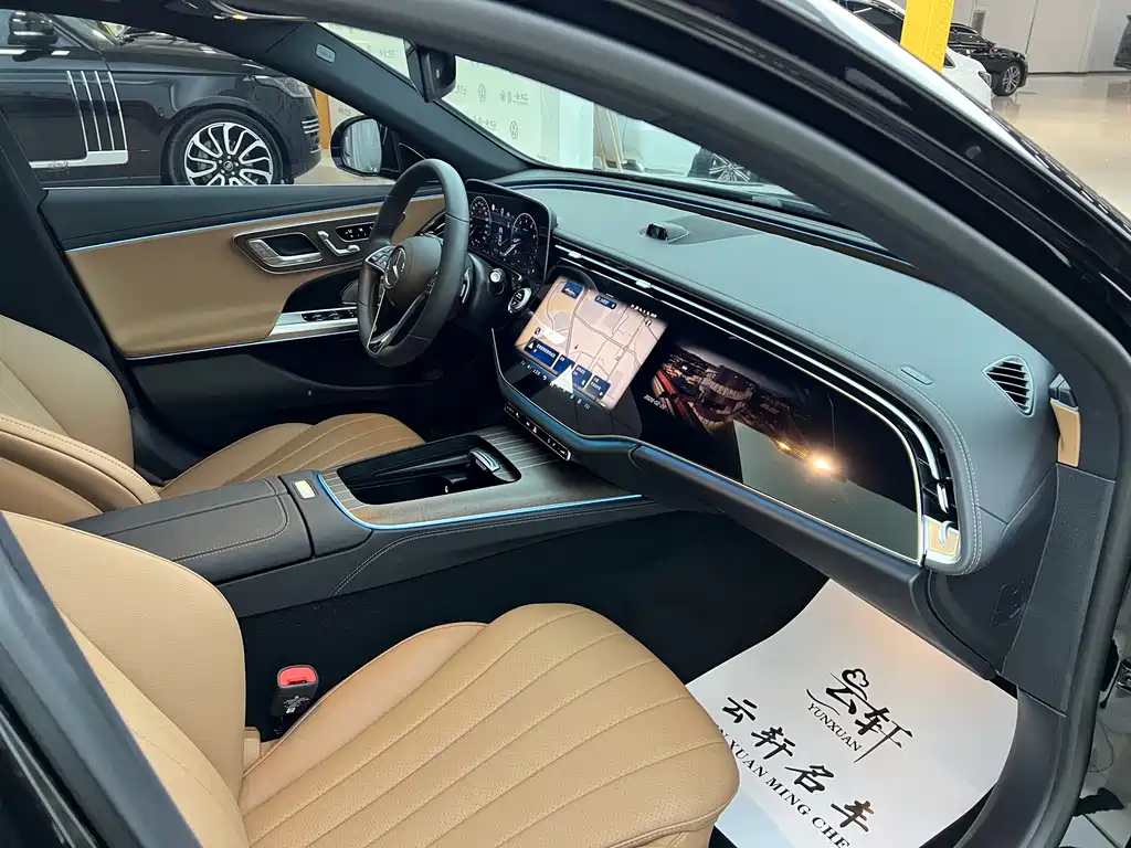 Mercedes-Benz E-Class 2025 — фото 15
