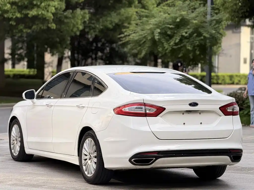 Ford Mondeo 2016 — фото 8