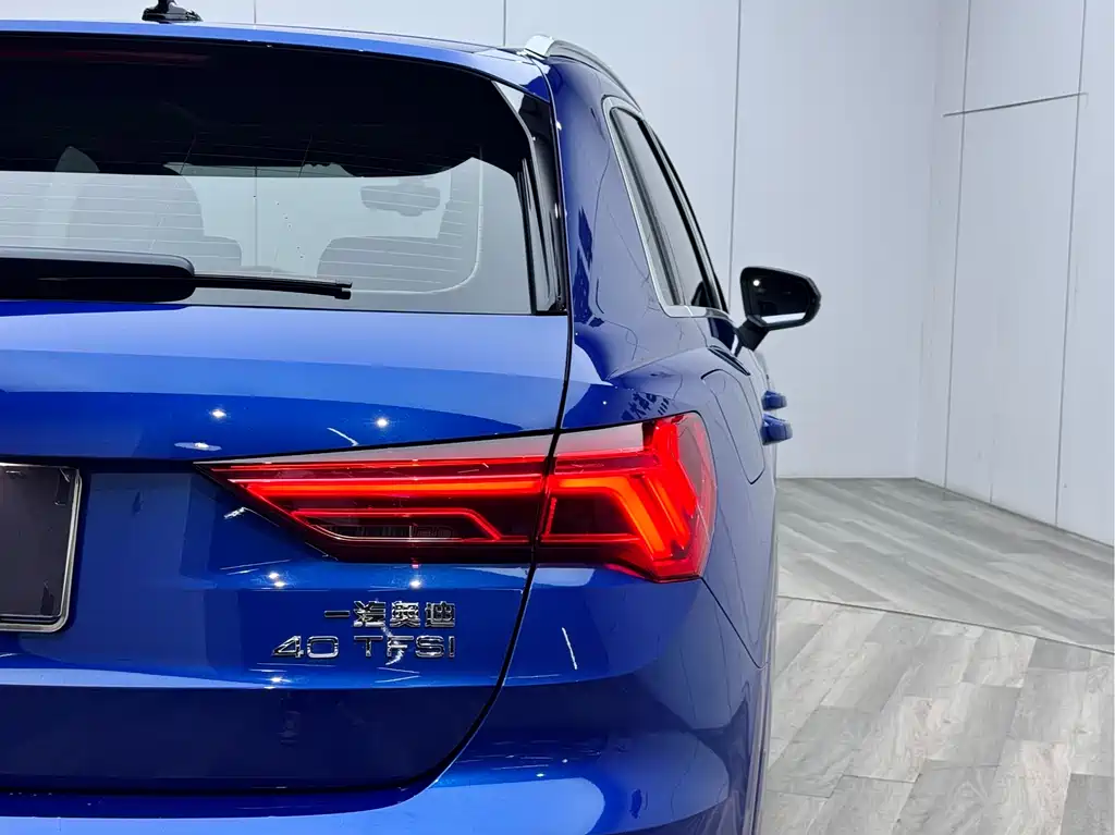 Audi Q3 2019 — фото 30
