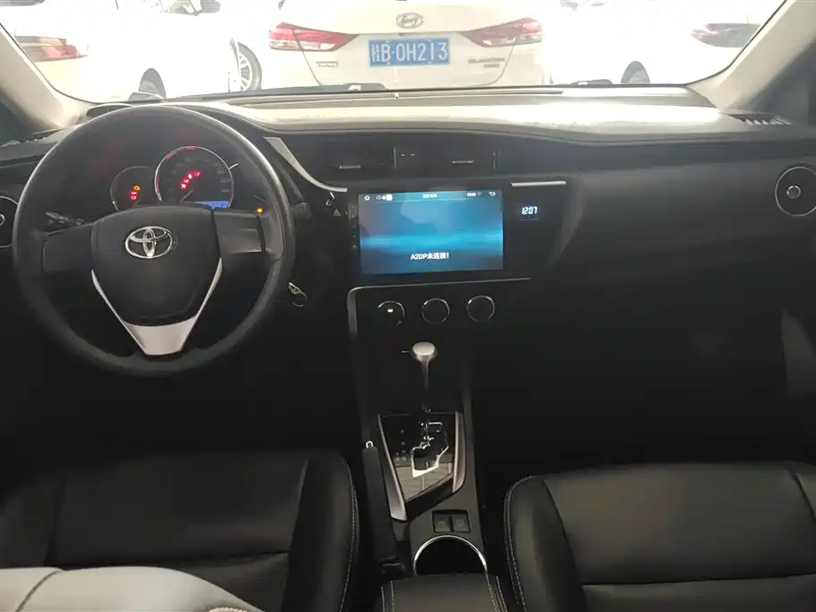 Toyota Corolla 2018 — фото 12