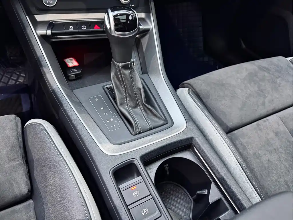 Audi Q3 2019 — фото 16