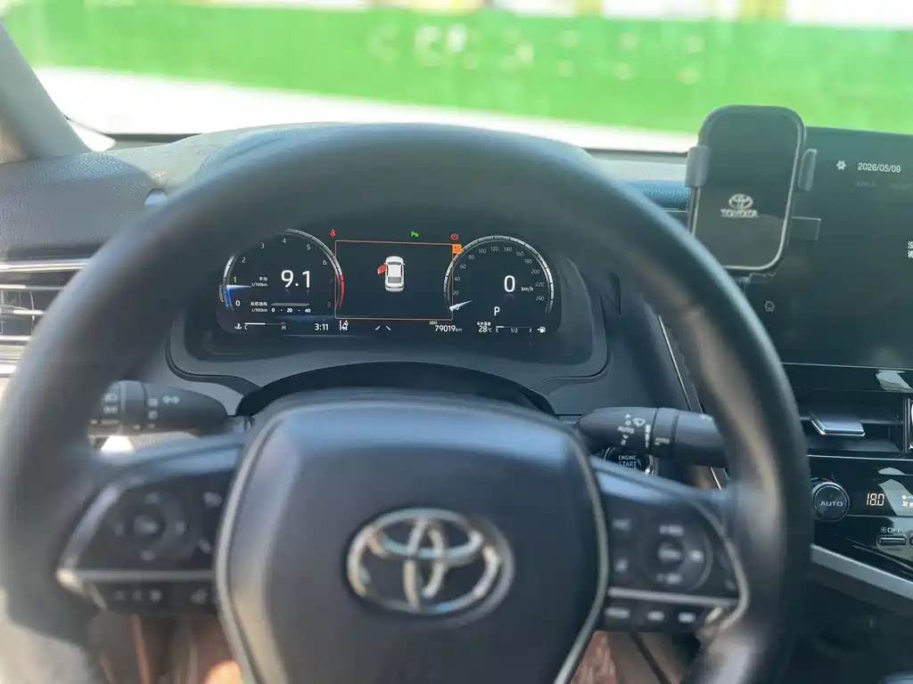 Toyota Camry 2022 — фото 5