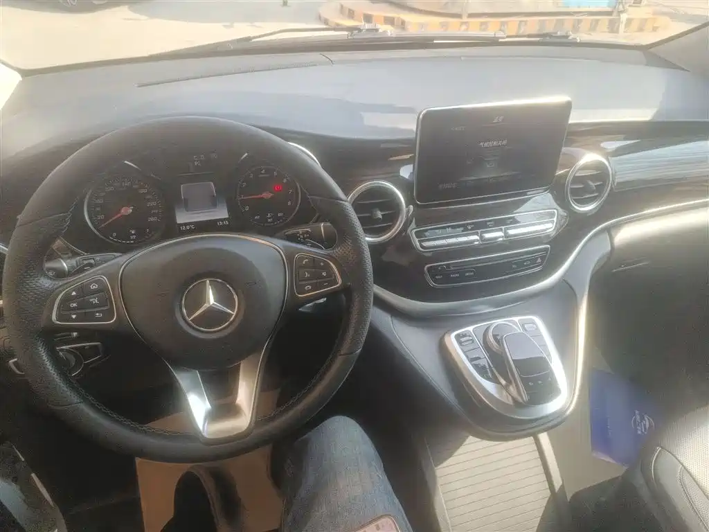 Mercedes-Benz V-Class 2019 — фото 10