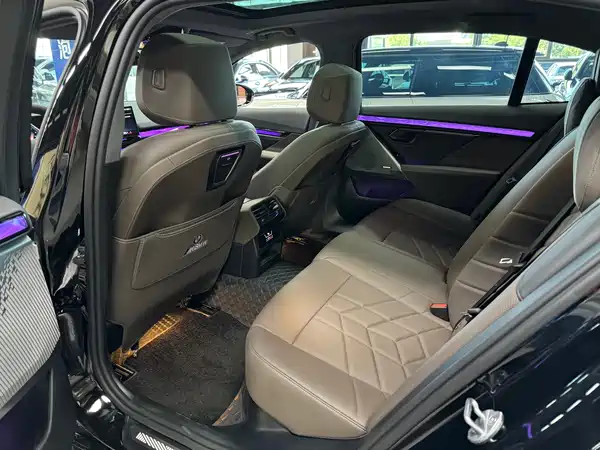 BMW 5 Series 2025