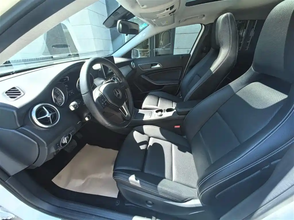 Mercedes-Benz GLA 2016 — фото 19