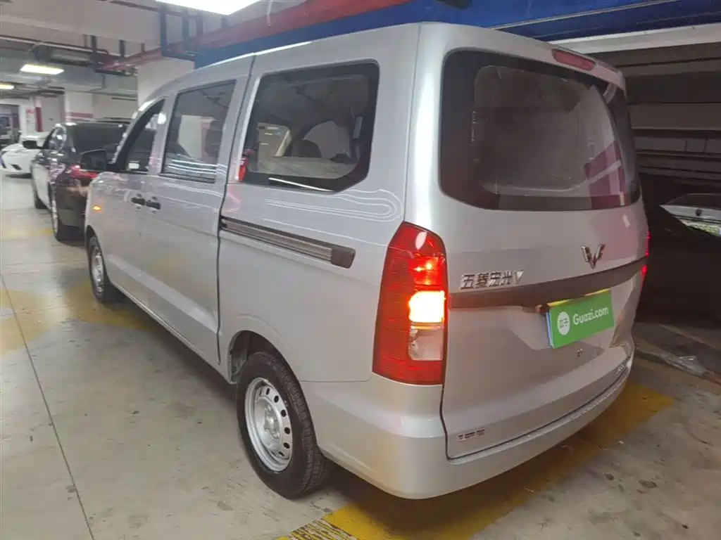 Wuling Hongguang V 2023 — фото 5
