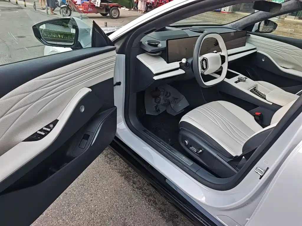 Geely Galaxy E8 2024 — фото 16