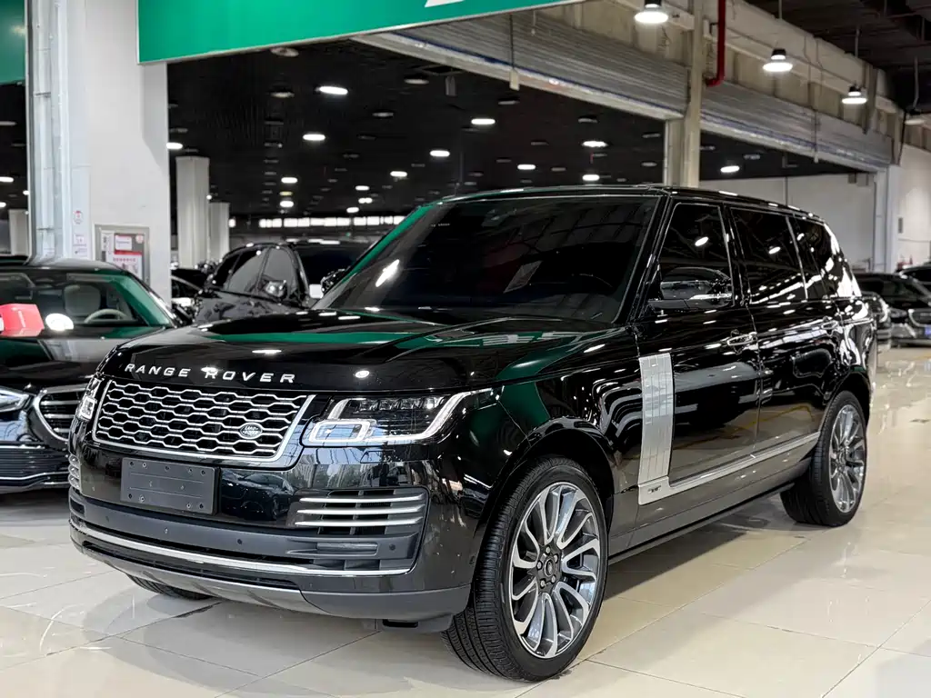 Land Rover Range Rover 2023 — фото 1