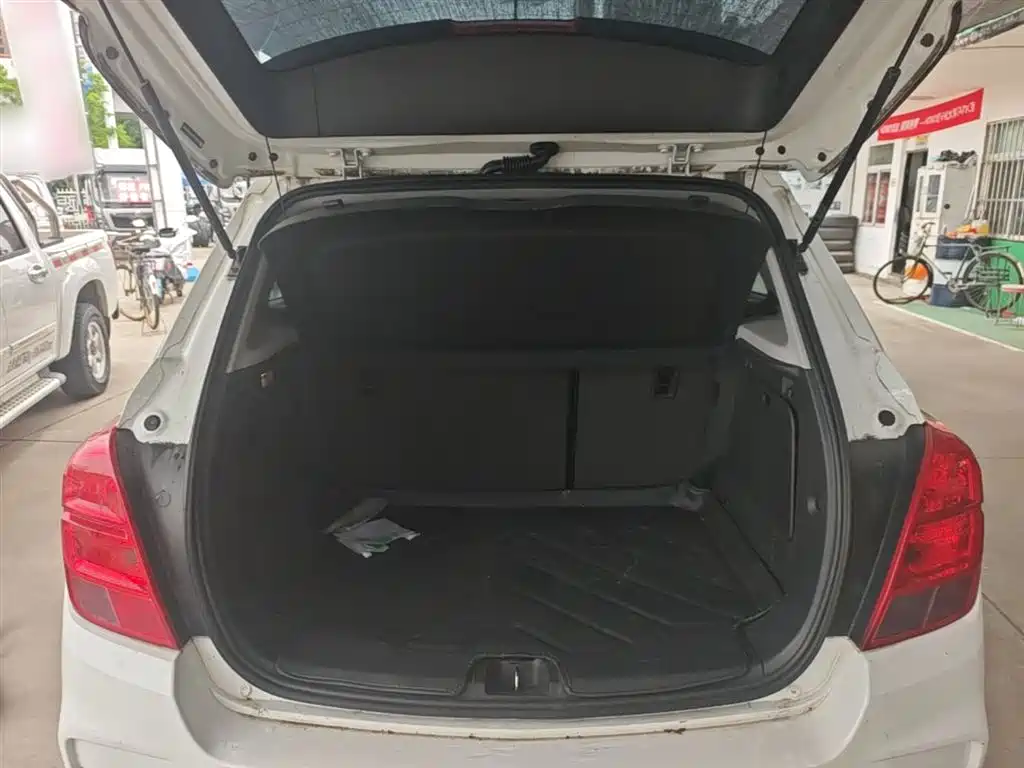 Chevrolet Trax 2017 — фото 15