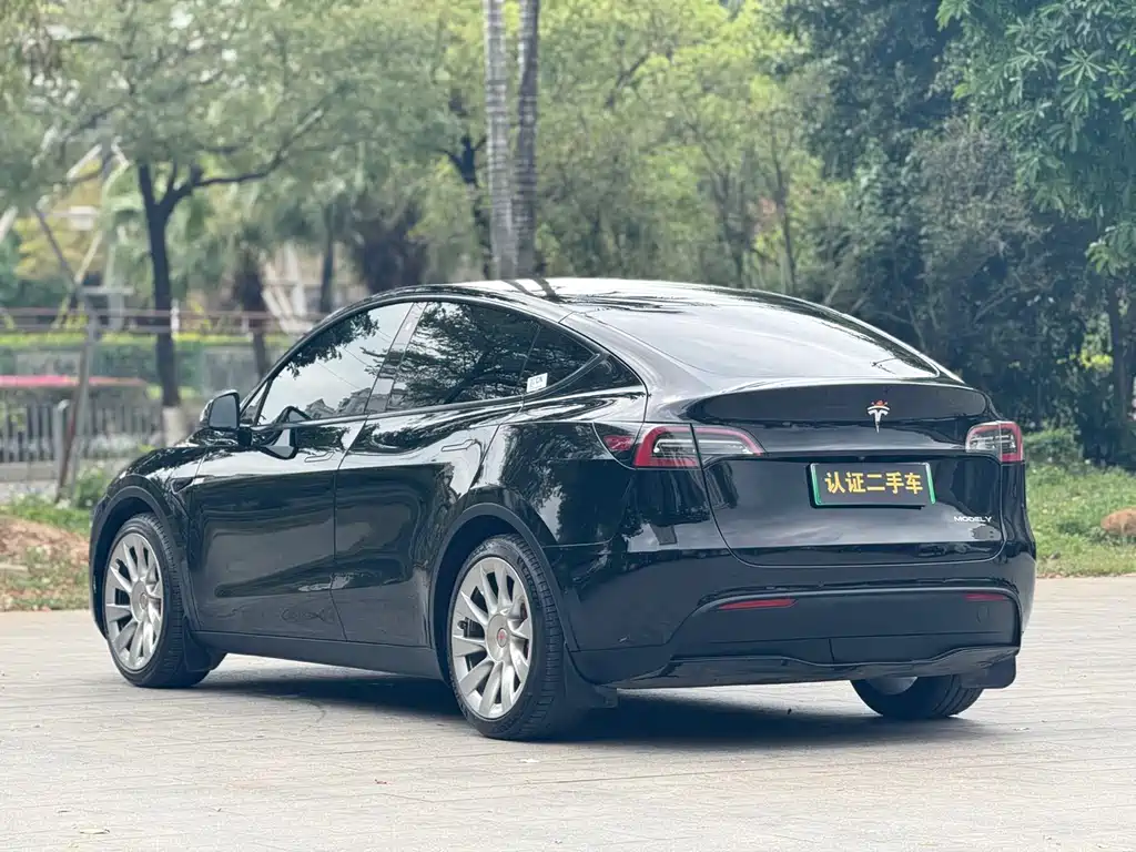 Tesla Model Y 2022 — фото 17