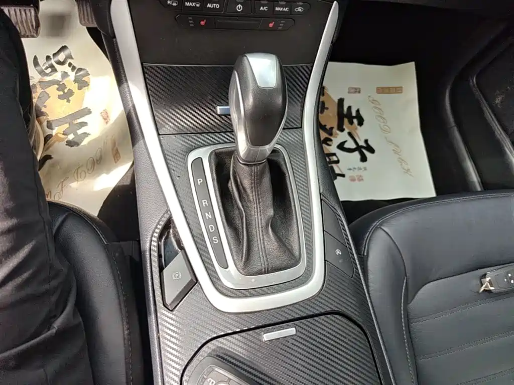 Ford Edge 2018 — фото 14