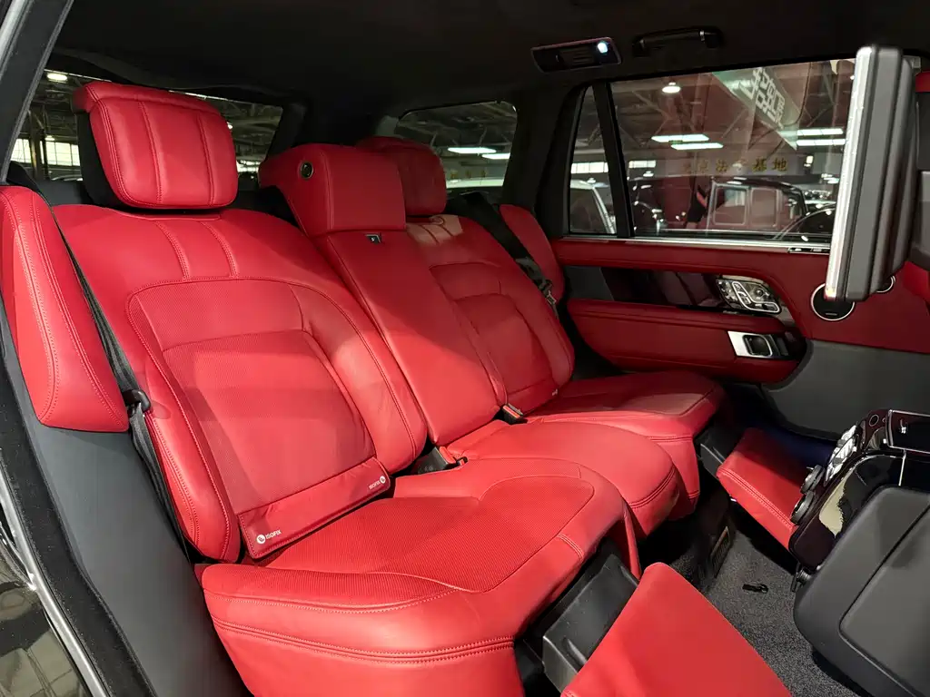 Land Rover Range Rover 2023 — фото 13