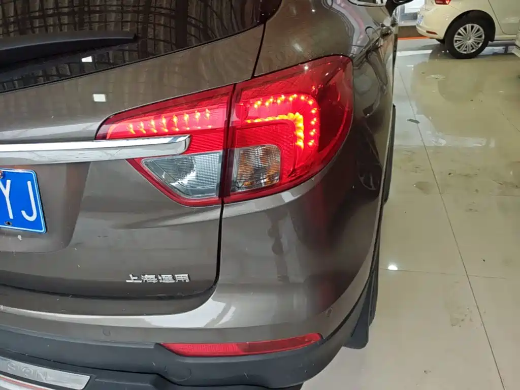 Buick Envision Plus 2016 — фото 8