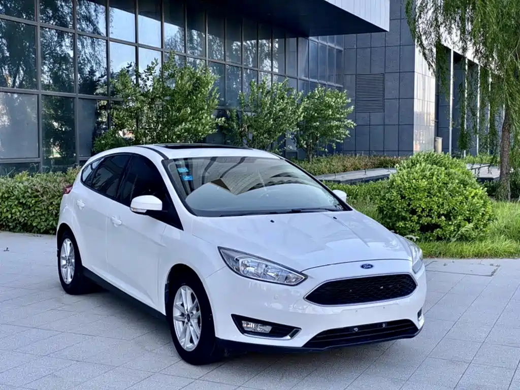 Ford Focus 2016 — фото 15