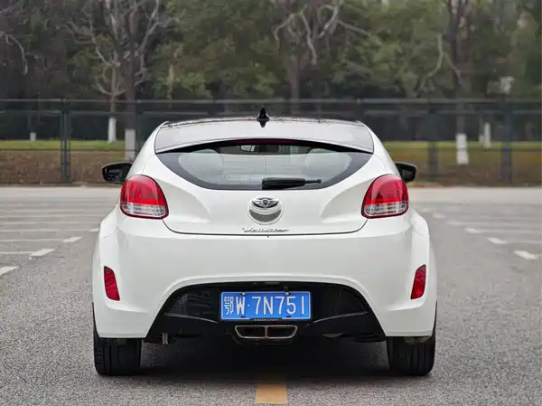 Hyundai Veloster 2012