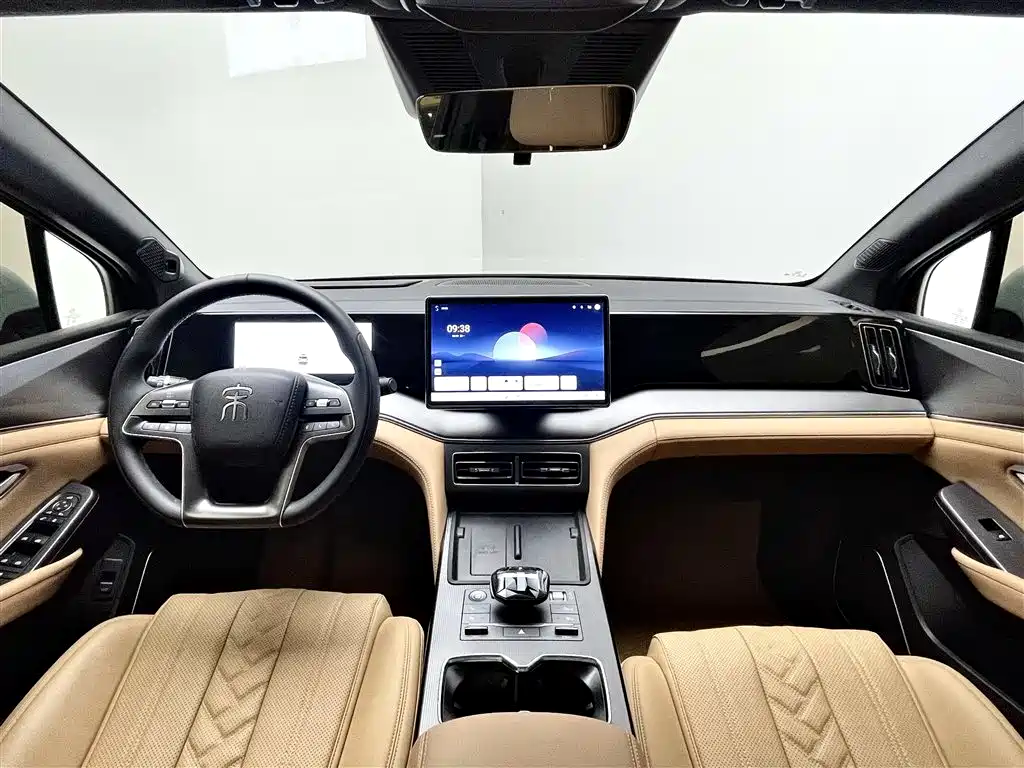 BYD L DM-i 2025 — фото 11