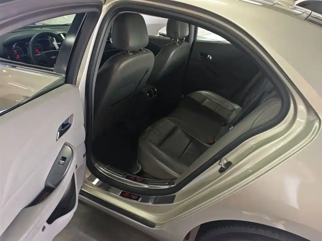 Chevrolet Malibu 2015 — фото 17