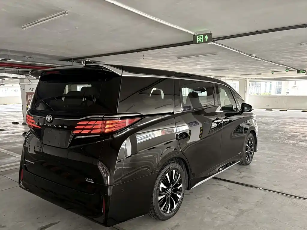 Toyota Alphard 2025 — фото 4
