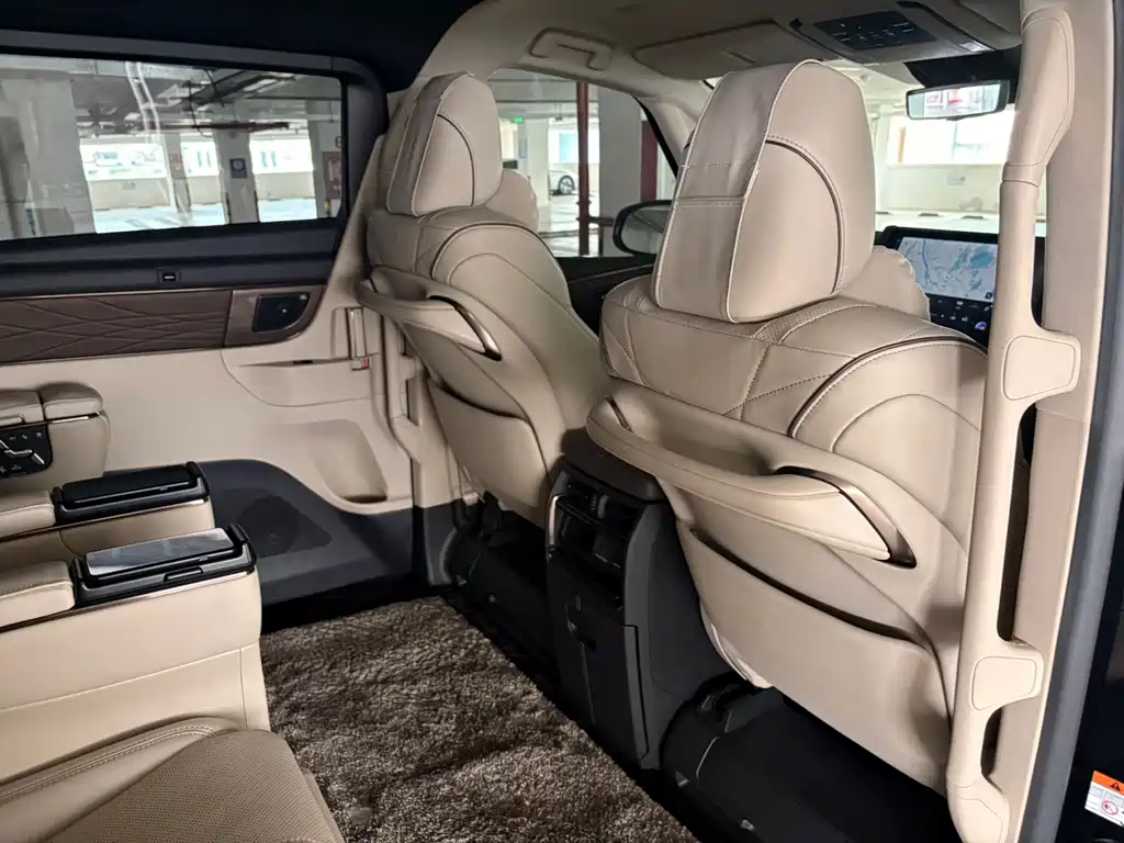 Toyota Alphard 2025 — фото 13