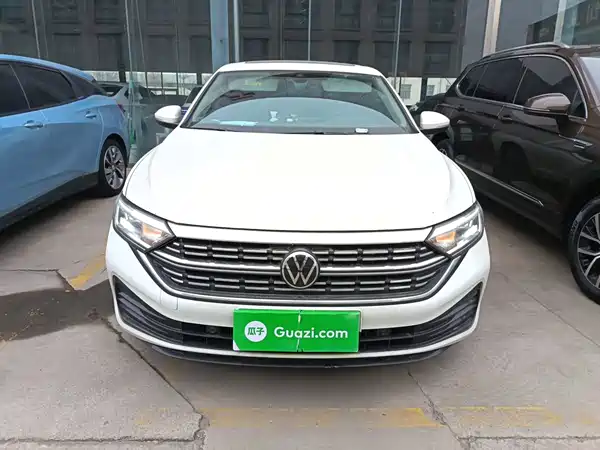Volkswagen Sagitar 2023