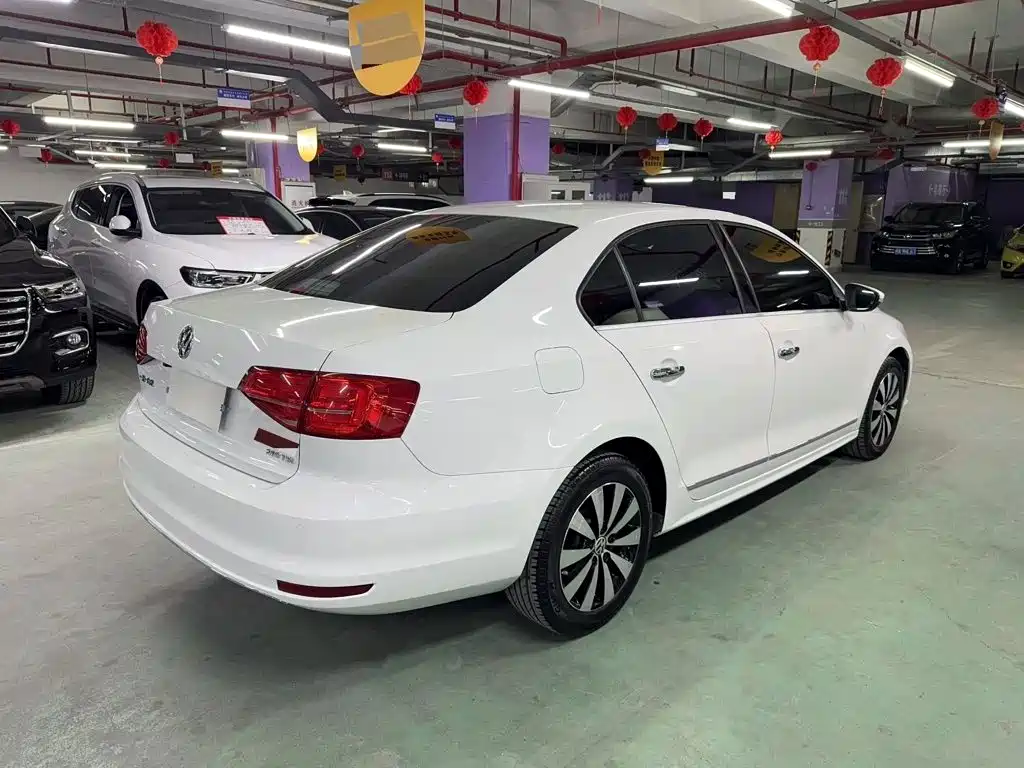 Volkswagen Sagitar 2018