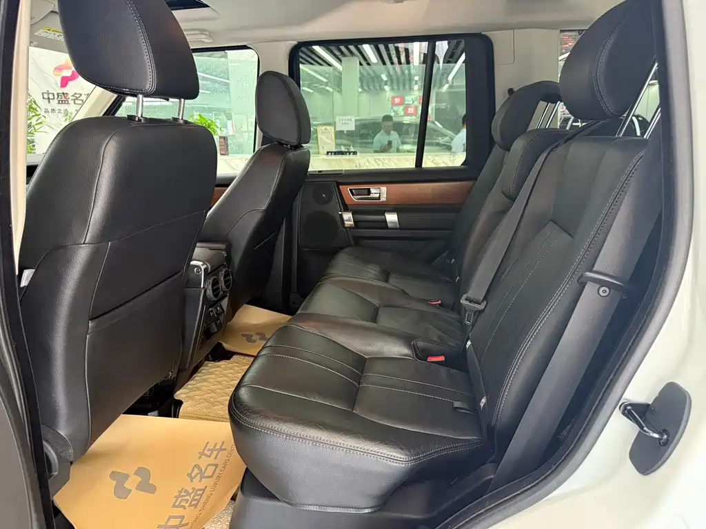 Land Rover Discovery 2012 — фото 13