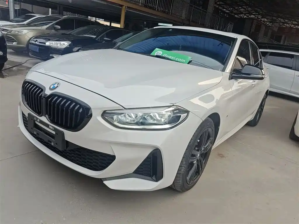 BMW 1 Series 2023 — фото 1