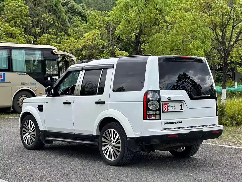 Land Rover Discovery 2014 — фото 7