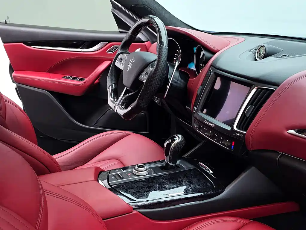 Maserati Levante 2016 — фото 23