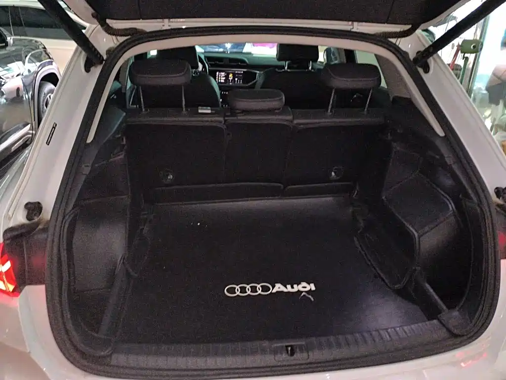 Audi Q3 2023 — фото 15