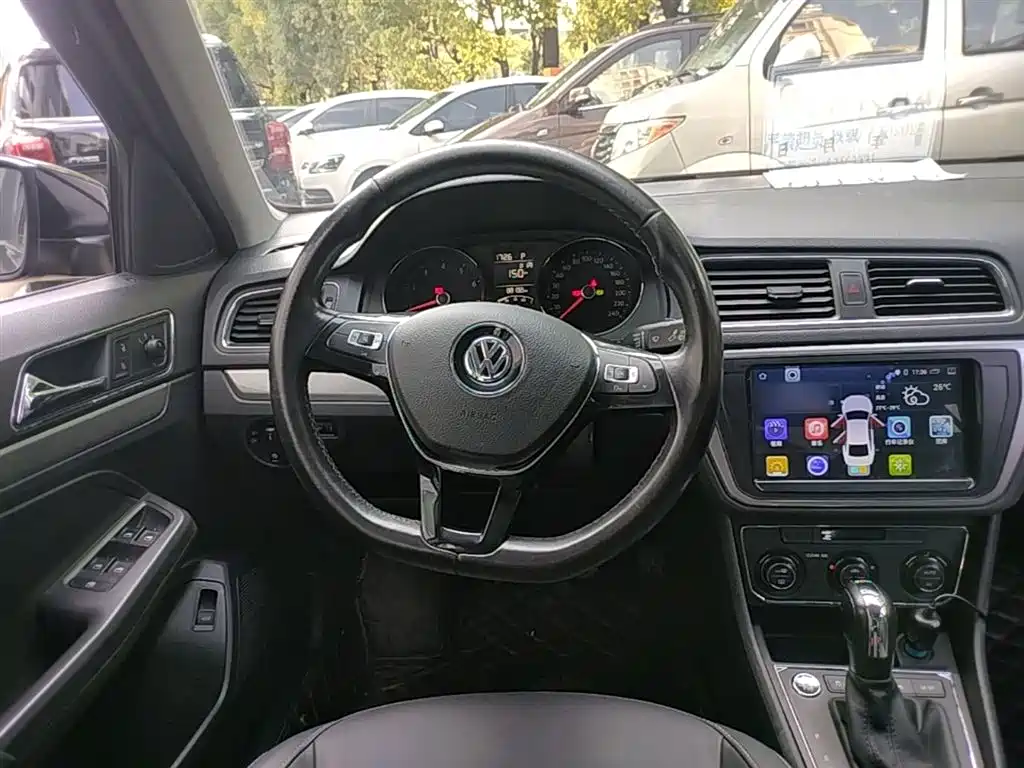 Volkswagen Lavida 2017 — фото 11