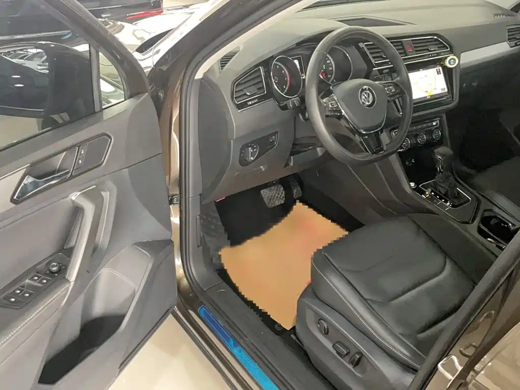 Volkswagen Tiguan L 2018 — фото 14