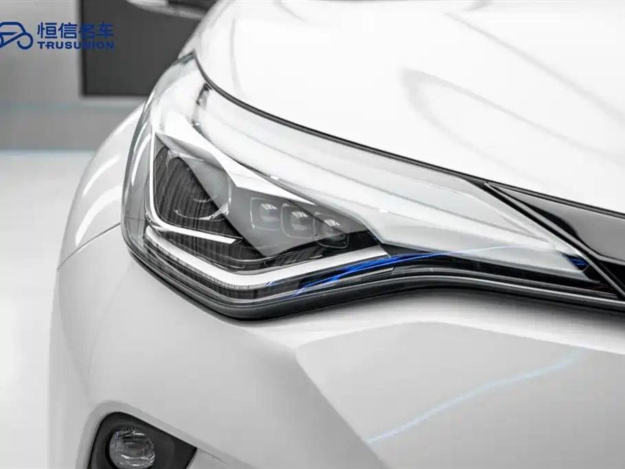 Toyota C-HR 2022 — фото 10