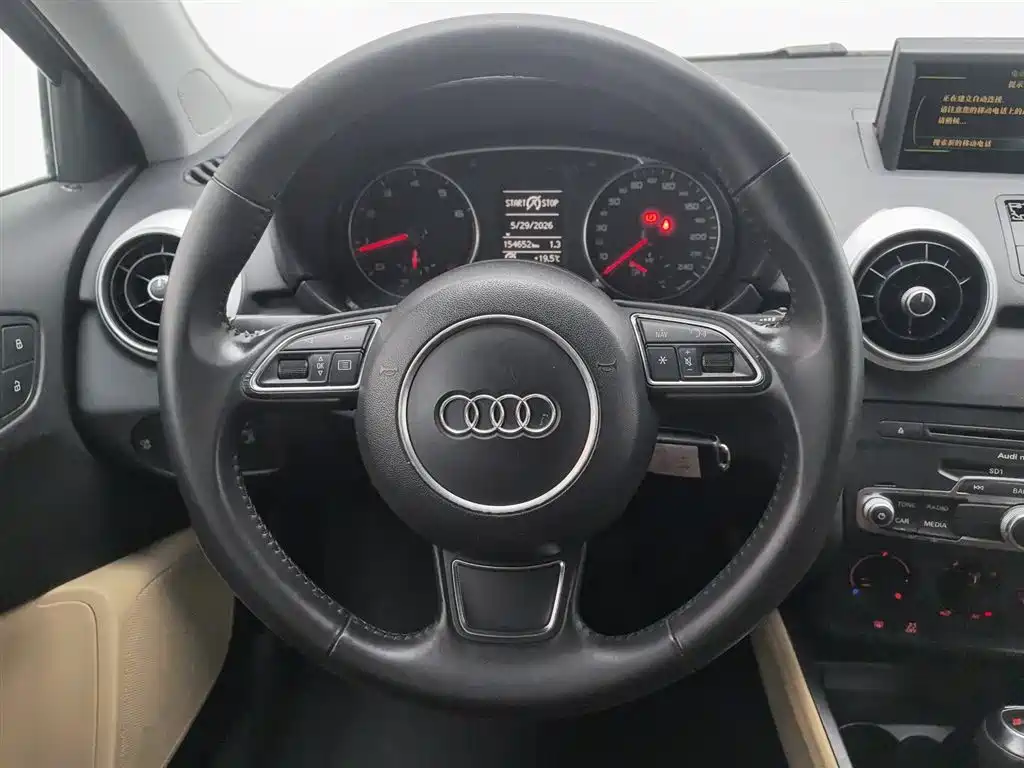Audi A1 2012 — фото 11