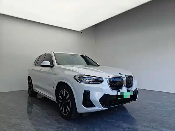BMW iX3 2024