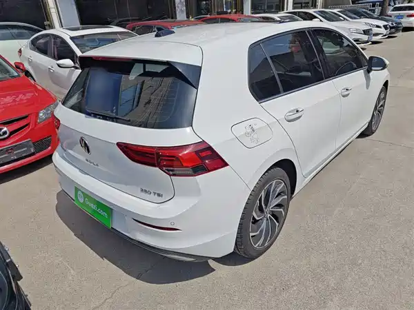 Volkswagen Golf 2021