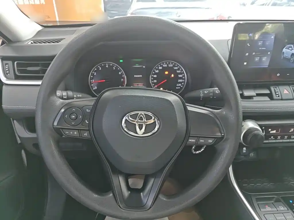 Toyota Wildlander 2023 — фото 11