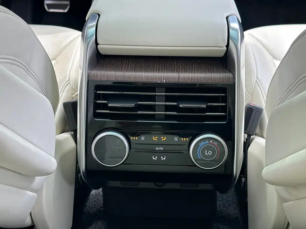 Land Rover Range Rover 2023 — фото 15