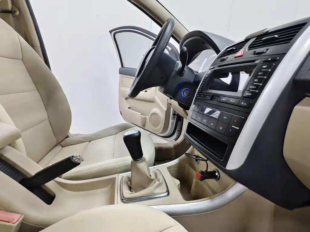 BAIC E-Series 2015 — фото 14